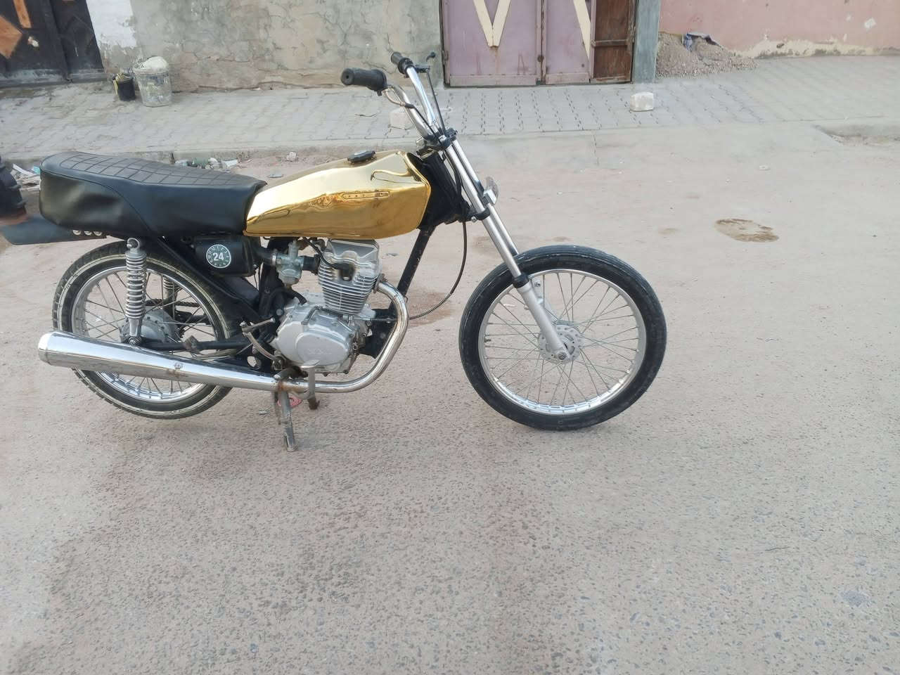 السلام عليكم دراجه للبيع 300وبيهة مجال متواجد فيس وتصال ***********
