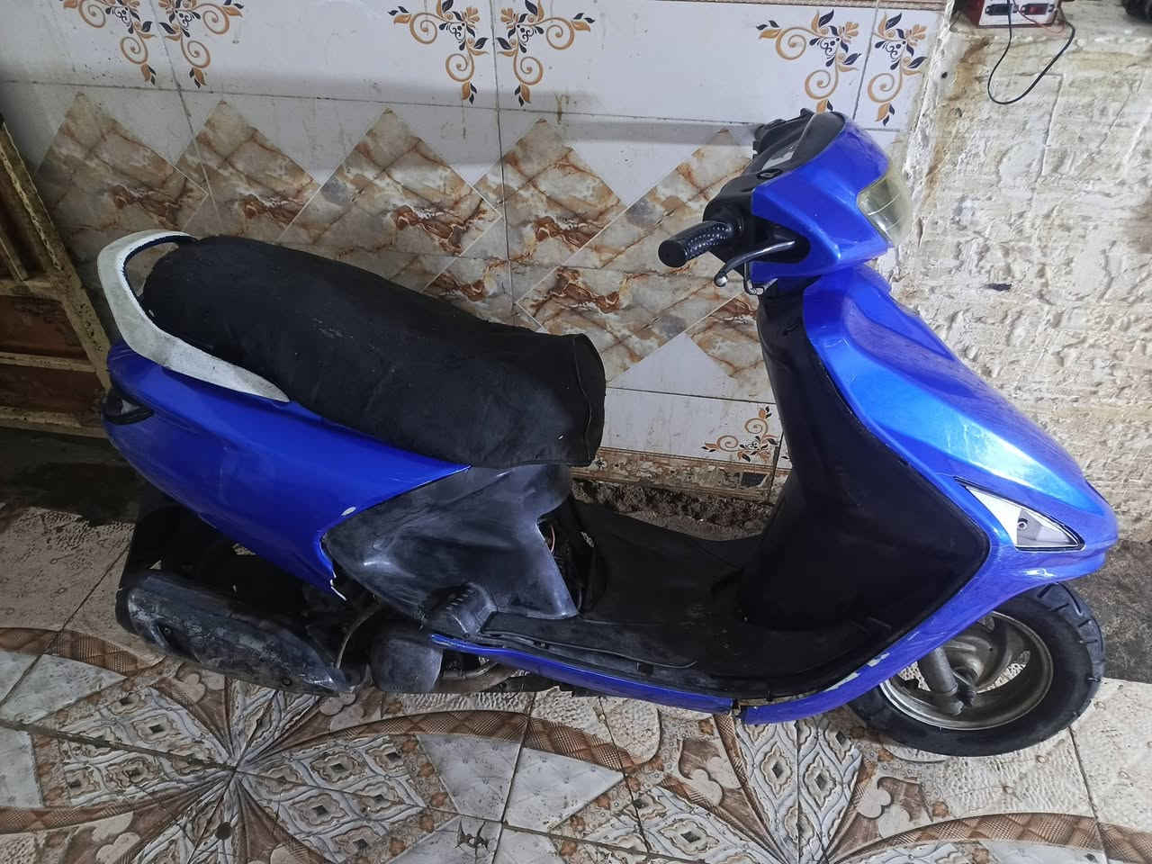 دراجه فراشه شغاله دكة هندر مكينه ناعمه يرادلها ترتيب بسيط سعر 250 وبيها مجال مكان بصره حيانيه ***********
