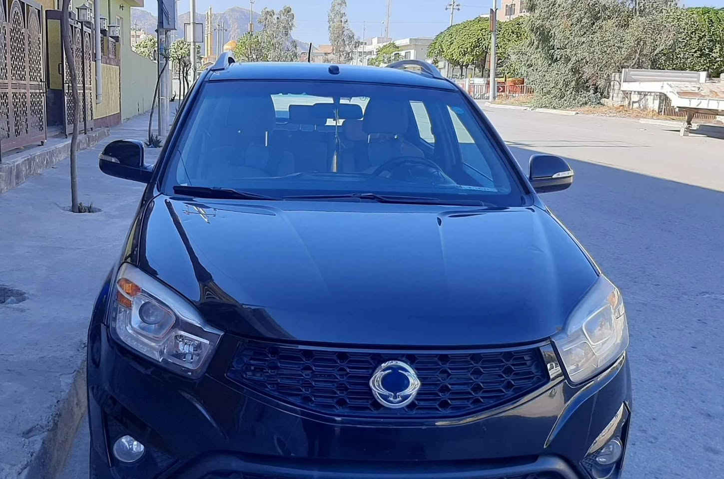سانگ یانگ کۆڕاندوو مۆدیل ٢٠١٤ بێ بۆیاغ گێڕو مەکینەی بەشەرت تەکانێک دەکات جار جار لەکاتی هەستاندا دواتر عەیبی نیە تۆزیک ساردە کوتی هەیە وەک لەوینەکەدا دیارە ودەستکاری نەکراوە دەبڵ ئەکسل سەڵایت و سەنەوی تا ٢٠٢٤ بی کێشەیە 
*********** رانية, السليمانية
