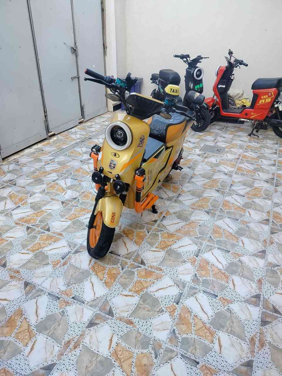 السلام عليكم البيع دراجه شحن اكس 900النوان أبو الخصيب حمدان ***********السعر350
