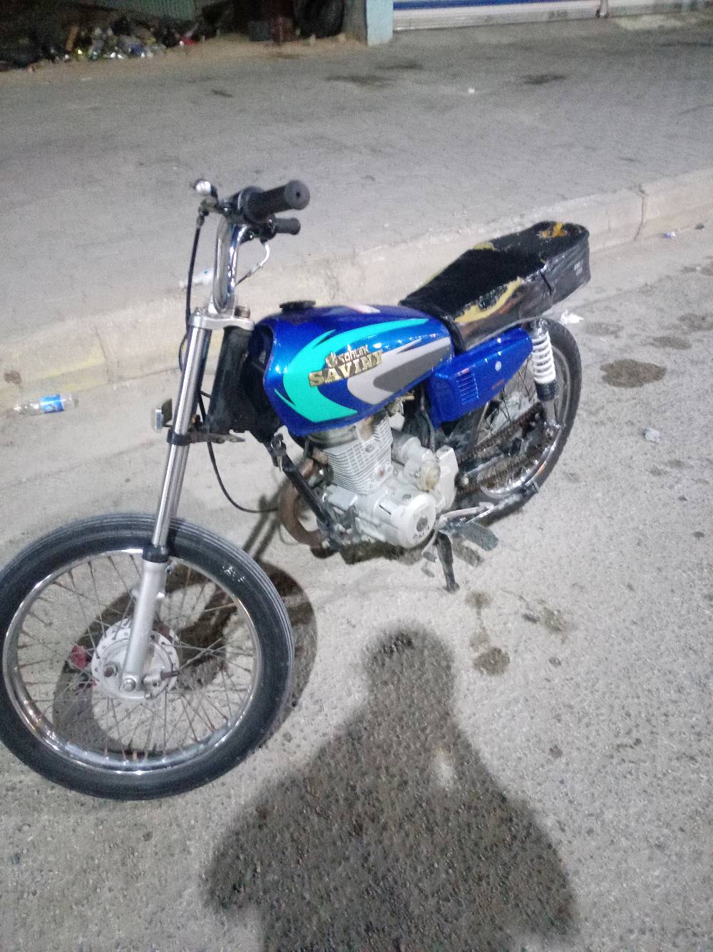 السلام عليكم خمسه كير للبيع بدون امراوس مكينه ناعمه دراجه نضيفه تشتغل هندر شلعه ومعدل كلش قويه السعر 300وبيه مجال الماعاجبه السعر يعبر المنشور *********** متواجد فقط واتساب مكلف بل نشر دراجه كلك تأخذها من باب البيت عنواني حي الطارات مستعجل عله بيعتها