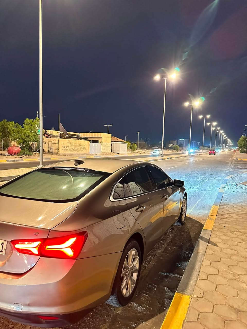 🚗 للبيع: شيفروليه ماليبو 2022 LT
📍 مكان السيارة:البصره
📞 للتواصل:***********
💰 السعر: 125 ورقة – قابل للتفاوض
📊 المسافة المقطوعة: 53000كليو متر
🛠️ المحرك: 4 سلندر 1500 تيربو

⚙️ المواصفات:
• بصمة تشغيل•
• كرسي السائق كهربائي
• تحكمات ستيرن 
• حساسات
• شاشة كبيرة
• تدفئة كشنات
• رادار جانبي
• رادار أمامي
• نظام الإطفاء الذاتي
• إضاءة بلوجكتر LED
• ويل كب
• تبريد قطعتين
• مانع انزلاق
• بلوتوث
• AUX
• USB

⚠️ الضرر:
• حادث خلفي صندوك
• شبرين بالبنيد صبغ بدون ضرر داخل المحرك نهائياً
• سياره جديده كلش بمعنى الكلمه
•

📌 تفاصيل إضافية: 
• رقم السيارة: أربيل
•
