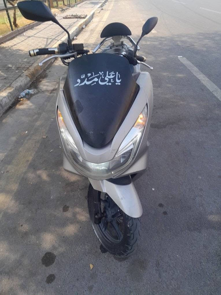 السلام عليكم Pcx  ياباني جيل الثاني مكفوله كفاله عامه  مكينه ١٥٠ حساس ازدحام وحساس ستان  دراجه مال جناي قبل شهرين نزلته السعر مليون و٧٠٠ الهاتف *********** العنوان بغداد
