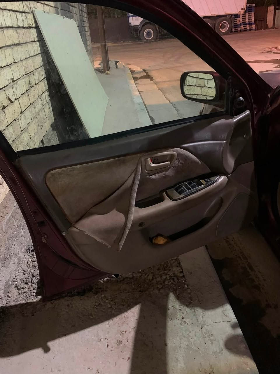 سلام عليكم 👋🏼 تفاصيل كامله 
(***********) وتساب/ الاتصال فقط للشراي رجاءً
كامري  2000 LE 
وارد امريكي ماروني
رقم الجديد بأسمي
مكينه 4 سلندر ام الجف المطلوب عالمياً
سياره كلشي بيه بلاديي ونضيف مكينه وكير 
لاتبخير ولاكايم
تبريده شغال ثلاجه 
صدر دبلات جدد 
تخم تاير جديد 
فيت بم اصلي 
بيه ريموت 
كشن سايق كهرباء
مثبت سرعه 
كشناته نضيفه بلادي لامشكوك ولامبدل
النقوصات❌لعدم الفراغ 
غرفته يرادله تنضيف وترتيب
بوليش حته ترجع لمعته الحلوه 
سماعاته مامشدودات 
كلوبات 
اريل 
لاستيكه وامور كماليه بسيطه 
قفل لباب سايق وخلف سايق يرادله ترتيب
حادثه من امريكا  جاملغ خلفي عكس سايق 
وعندي قبل كم يوم نضربت باب الخلفيه عكس سايق ومامئثره مامبيه شي 
سعره 68 وبخدمة الطيبين 
سياره بلواقع احله من صور 
مكاني بغداد شعب حي البساتين 
***********
