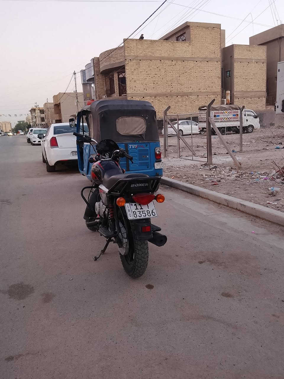 سلام عليكم ورحمة الله وبركاته 

نوع  / بوكسر جبلي 🏍️
موديل / 2023 ❤️
مرقم /  بغداد بسمي 🙎
مكيناه/  ما مفتوحه🧑‍🔧
كهربايات / كلهن شغال 🕺
الدراجه / نضيفه ما ناقصها اي شي 🧑‍✈️
السعر / 2.600 مليونين وستميه 🛬
رقم الهاتف /  *********** 
وتساب /  ***********
