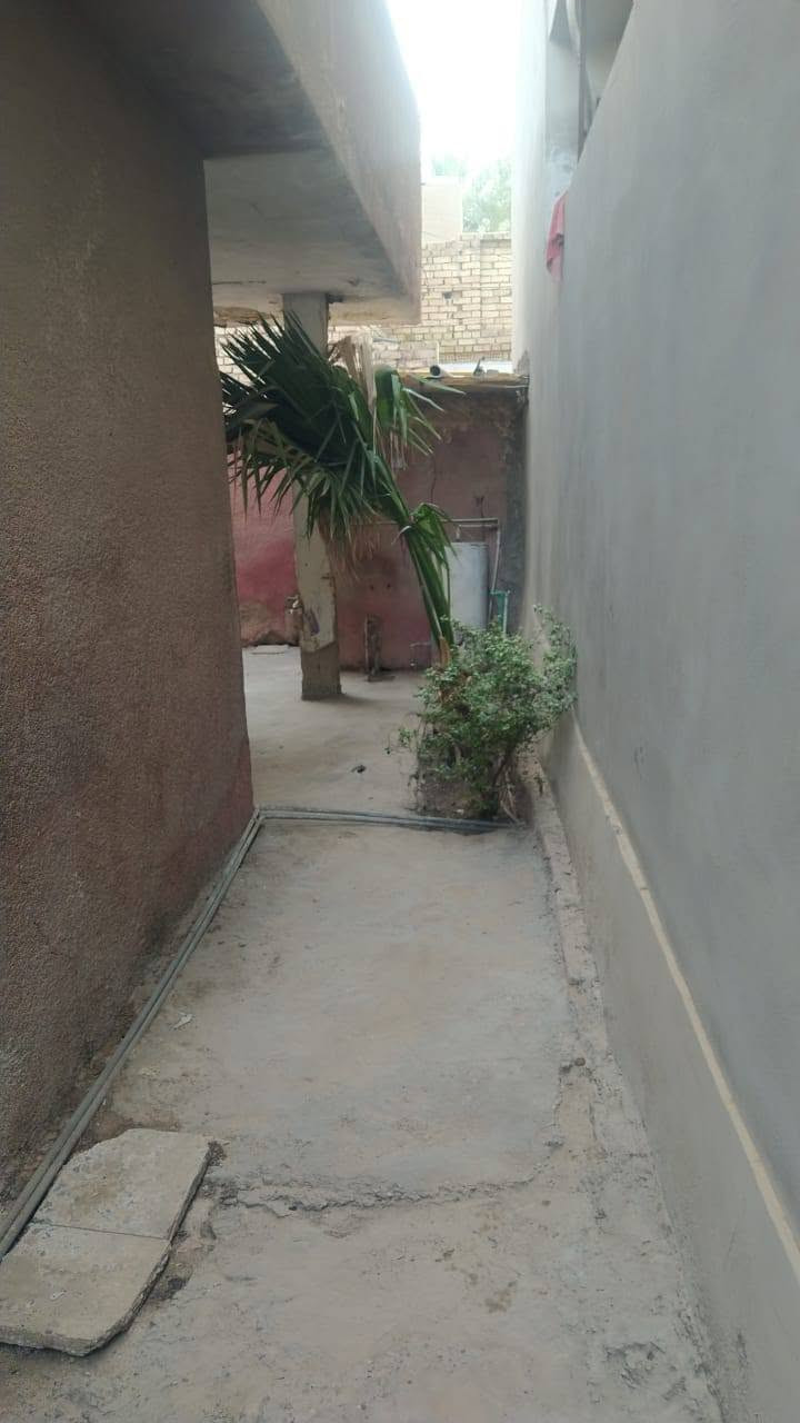 السلام عليكم 
بيت مساحه ١٨٠متر طابو صرف جسر ديالى قرب الصناعه.. البيت شوفه عينك 
وسعره مناسب جدا الراغب بالشراء الاتصال على الرقم ***********بيه واتساب

