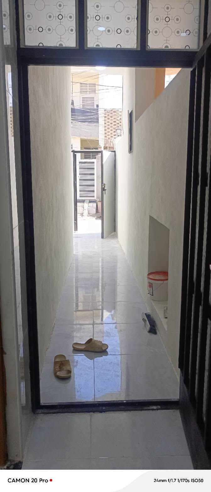 السلام عليكم، دار ١٠٠ متر للبيع طابق واحد بناء حديث كونكريت مسلح درجة أولى يحتوي على غرفة نوم وصالة ومطبخ وصحيات داخلية وخارجية وأستقبال خدمات كاملة ماء وكهرباء ومجاري شارع عرض ١٠ متر العنوان النجف الأشرف حي ميسان قطاع ٧٧ بالشريط قرب تقاطع شارع الجامع وخلف شارع الشريط الرئيسي السعر ١٣٠ مليون قابل للتفاوض للأستفسار أكثر الأتصال على الرقم *********** حمزة الجبوري للعقار

نص مكتوب في الصور:
- CAMON 20 Pro • 24mm f/1.7 1/1126s ISO52
- CAMON 20 Pro • 24mm f/1.7 1/1462s ISO51
- CAMON 20 Pro 24mm f/1.7 1/258s ISO50
- CAMON 20 Pro • 24mm f/1.7 1/100s ISO83
- CAMON 20 Pro • 24mm f/1.7 1/100s ISO112
- CAMON 20 Pro •
- 24mm f/1.7 1/370s ISO50
- CAMON 20 Pro • 24mm f/1.7 1/100s ISO151
- 24mm f/1.7 1/170s ISO50
- CAMON 20 Pro • 24mm f/1.7 1/292s ISO50