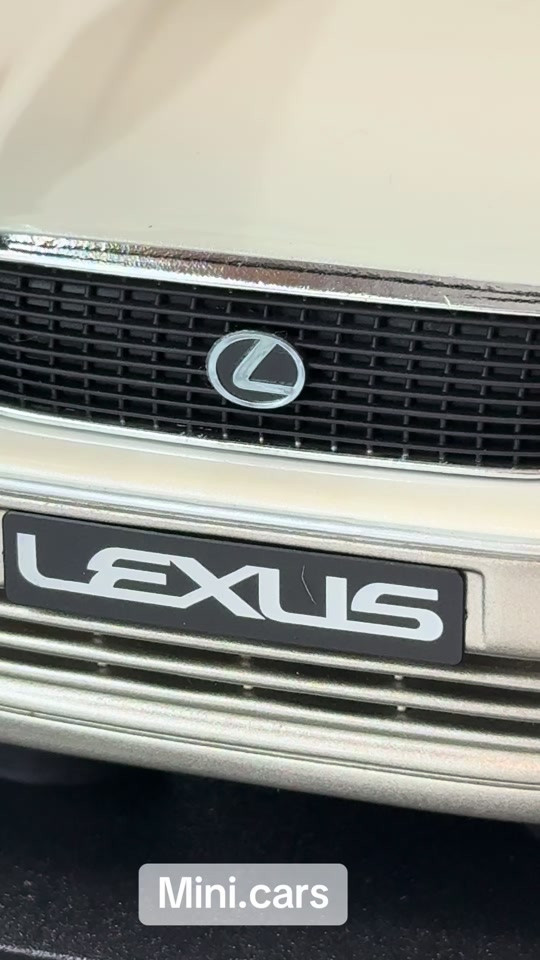 لكزس LS400 • موديل ١٩٩٢ • مقياس ١/١٨