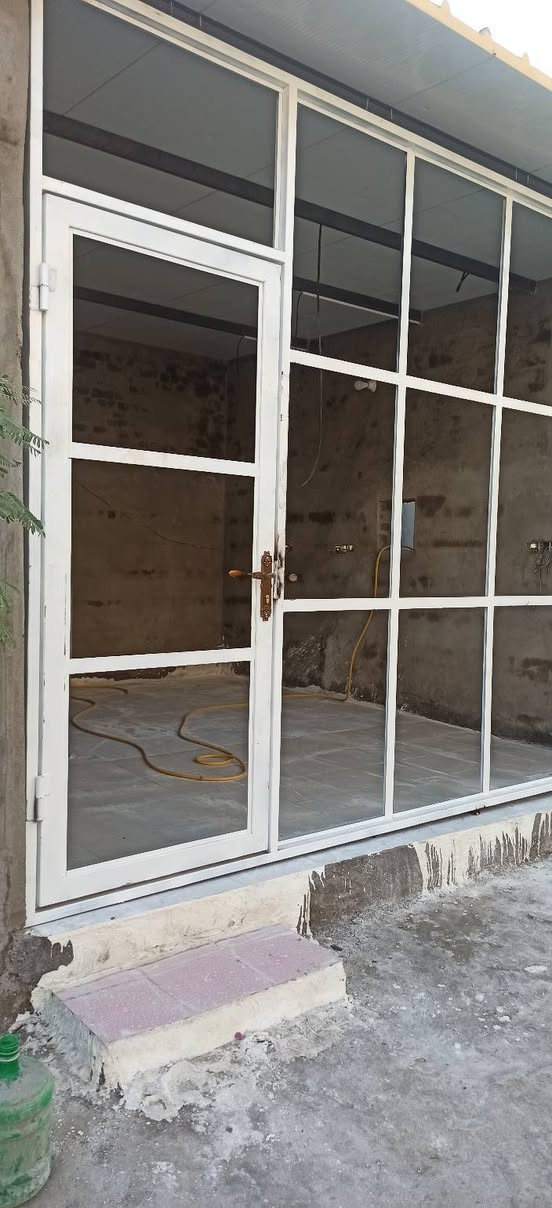جام خانه جديده وحديد ثقيل قياس 3*4 بلا جام بعدهي للبيع سعره 300 مع مجال قليل
