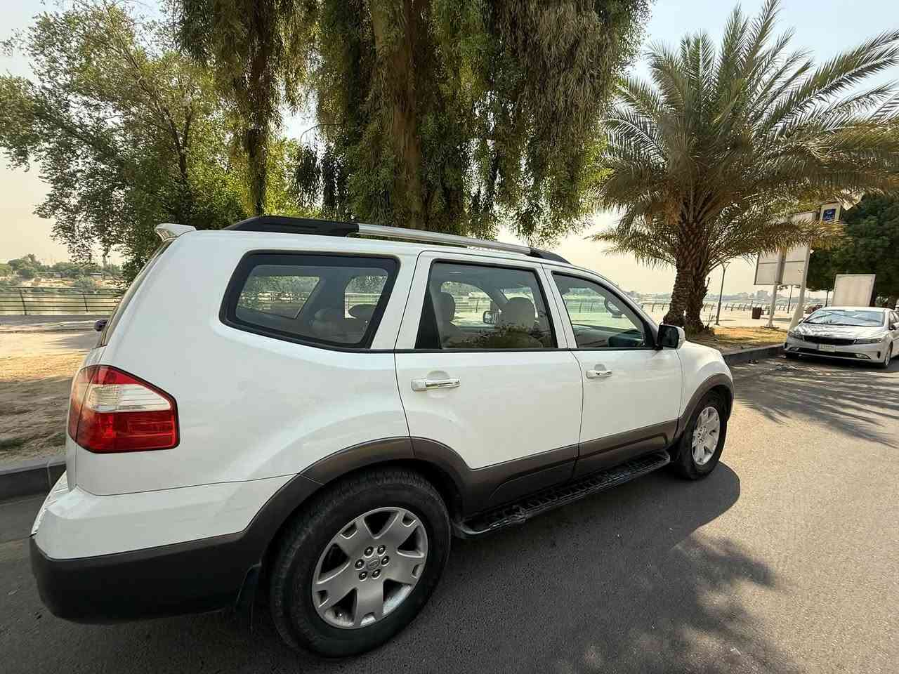السعر 105$
مهافي خليجي 2011
فول مواصفات 
ماشية 282 كيلو 
بيها خمس قطع ثنين تبديل بلادي 3 صبغ .. بدون دواخل بدون ايرباك
السيارة باسمي وسنوية نافذة لل28
رقمي ***********
مكاني الكاظمية
