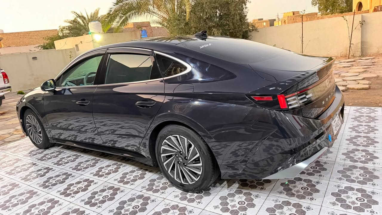 بيع مستعجل 🔥🔥
سوناتا هايبرد 2024
رقم بغداد حره بسمي 
 وارد امريكي
ماشية 33 

بدون حادث 
فقط سرقه جاملغين امامي 
الجاملغ الأيمن اجه وياهه بجنطه 
الجاملغ الأيسر نصبغ 
البنيد بي بارد اشبر بدون فتح بدون صبغ بدون كلشي فقط بارد 

مواصفات
محرك 2000 هايبرد
دشبول الكتروني متصل مع شاشة كاملة
أنظمة قيادة متعدد
رادارات امامي جانبي خلفي
قيادة آليه * تحديد مسار
لايت زينون عالي ناصي
نهاري - بك لايت لد LED
مانع تصادم امامي خلفي
بصمة تشغيل + بصمة ابواب + كشن كهربائي
تدفئة كشنات
اوتو هولد توقف ذاتي اثناء الازدحام
تحكمات استيرن فول
سايد بريك بصمة
صندوك ذكي + بصمة
كيرها تعليك النظام الجديد
كامرا خلفيه دوارة وشاشة نظام ابل كار بلي 
السعر 178 وبيه مجال بسيط 
مكاني سماوه 
رقم ***********
***********

