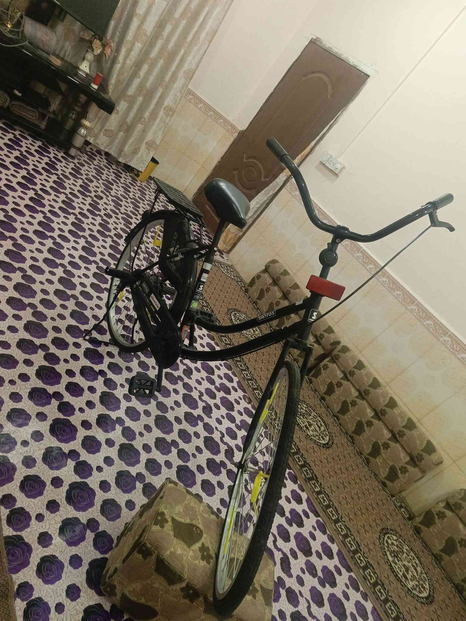 سلام عليكم بايسكل لبيع 180 وبيه مجال غراضه كامله مكان بصره نجيبيه قرب طاقه لكهرباء رقم ***********
