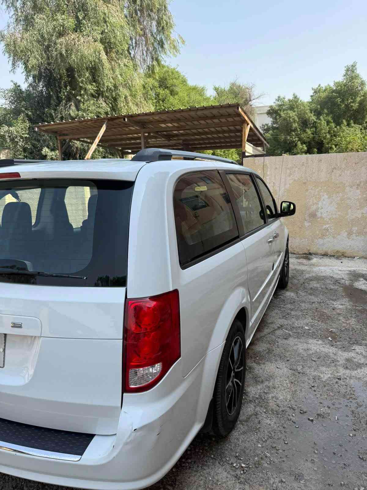 دوج كرفان مديل 2015
مكينه 3600
محور غاز  (انسه صرف البانزين ) 
رقم بغداد سياره بأسمي 
السعر 150$ بي مجال 
بغداد زعفرانيه ***********

