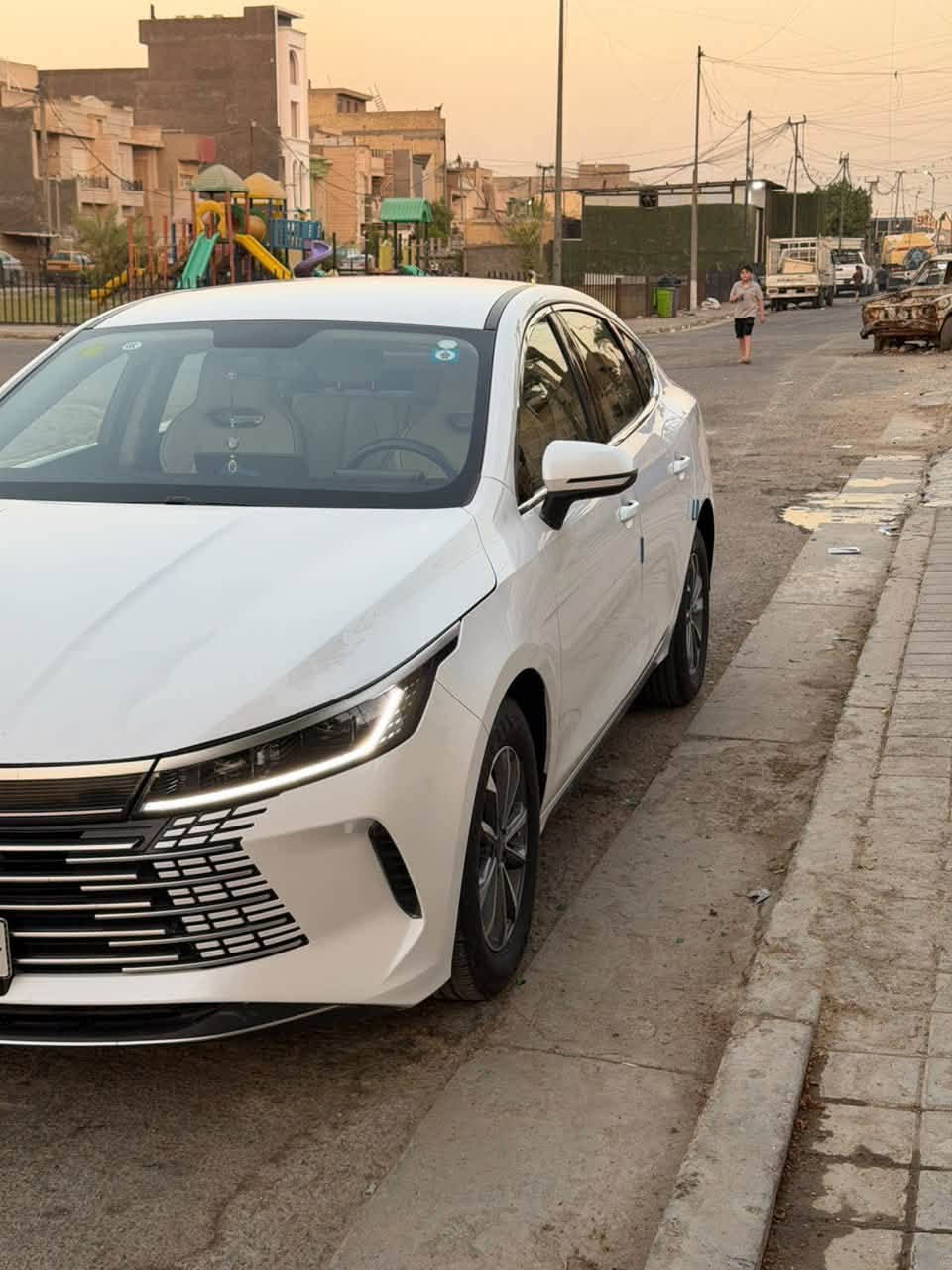 السلام عليكم
بي وايدي  دستروير 2025 رقم بغداد باسمي ماشيه 26 كيلو الكلي. بيها  3 طخات بسيطه طخه بخشم الجاملغ الخلفي وبالداير مال جاملغ الامامي وبالبنيد هم بالكصه مالته. والباقي مكفول بدون صبغ والطخات ع وضعهن .موضحات بل الصور. مكان السياره بغداد. السعر  19 مليون 
الاتصال على الرقم ***********
