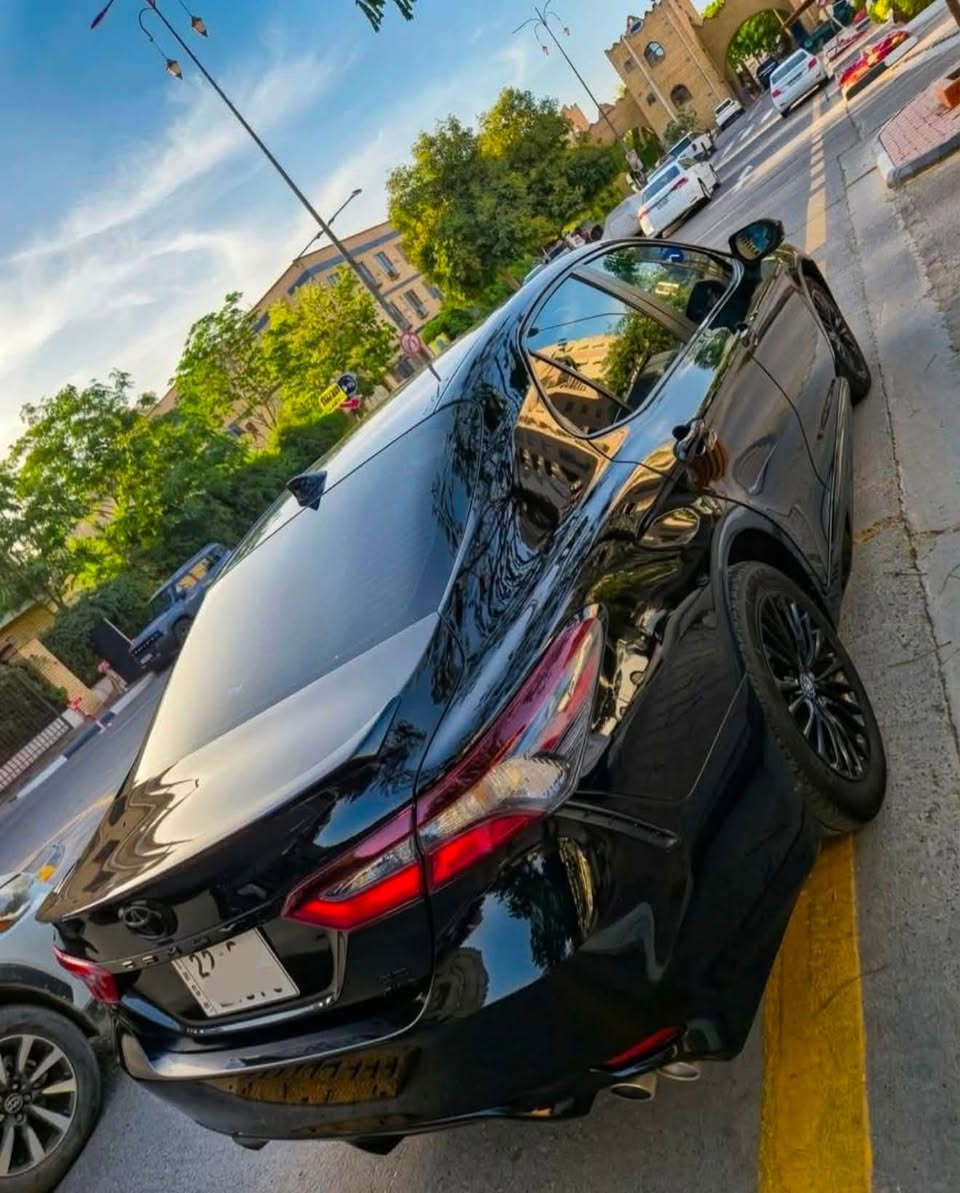 تويوتا كامري للبيع [2023] - بحالة ممتازة! 🔥
🚗  
 الموديل: [2023]
 الفئة: [ SE ]
 المحرك: [ 4 سلندر ]
 المسافة المقطوعة: [70 ] م
 اللون الخارجي: [اسود ]
 اللون الداخلي: [ اسود  / نضيف جداً]
✨ المميزات و المواصفات : 

[ شاشة / كاميرا خلفية / اشاير مري / سايد بريك كهربائي / اوتو هولد / رادار ]

   حالة السيارة: 
[ مسويلها صيانة دورية ومنتظمة / فحص كامل سليم ] السياره جاهزه و مناقصها شي ابد
 
 [/ إطارات جديدة]

💰 السعر: [178] (قابل للتفاوض البسيط)

📍 الموقع: [ كربلاء ]

📞 للتواصل والاستفسار: [ *********** أو واتساب]
