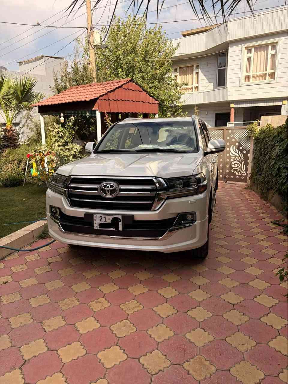 لاندكروز بريم • ٢٠١٩ • ٨١٠٠٠ كم
