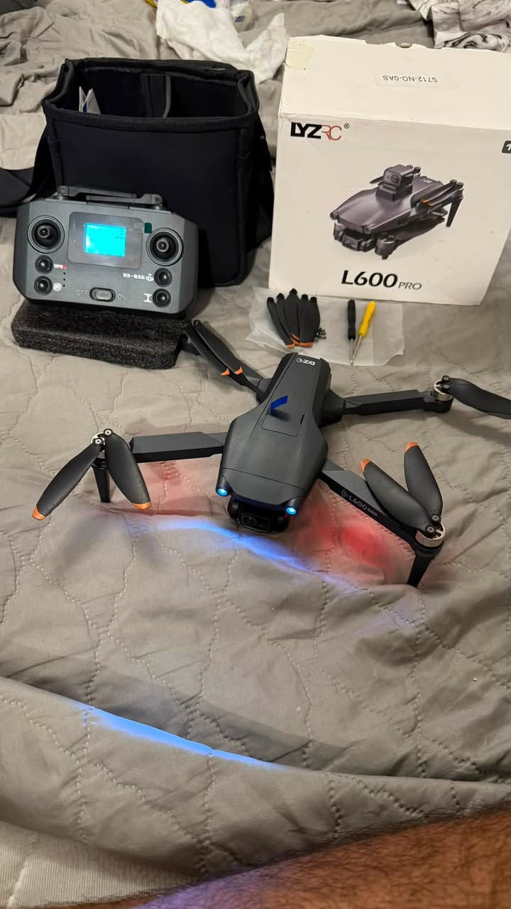 درون L600 PRO
لمدة 3 كيلو 
لارتفاع 300 متر 
سعرهه 150 الف 
مطيرهة مرتين 
***********
