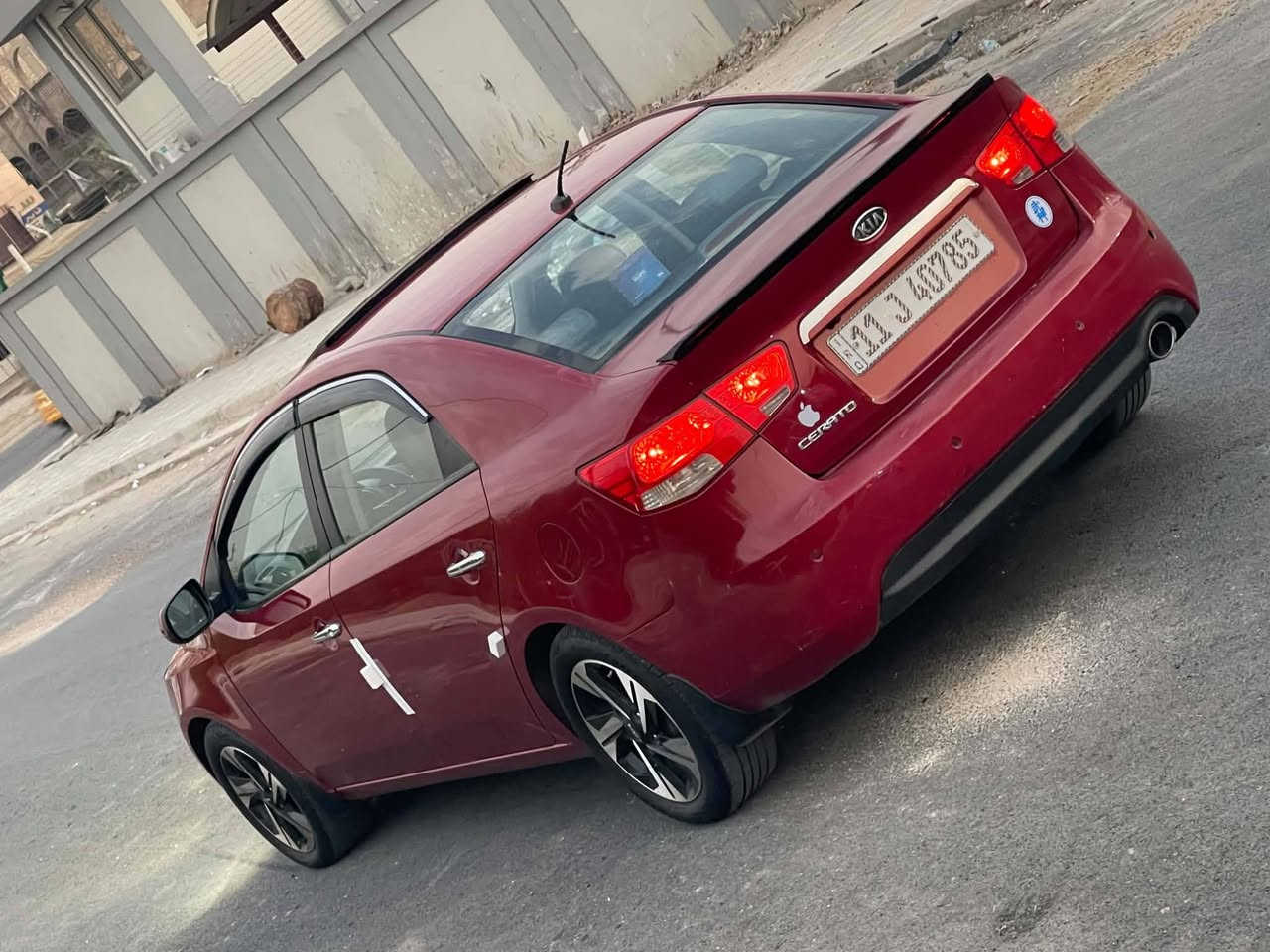 سيراتو ٢٠١١ خليجي فول 
سعر ٨٧ بيهة مجال شراي 
بيهة صبغ جملغ خلفي قبق جنطة

موصفات فول 
بصمة ابواب بصمة تشغيل 
فتحة سقف كشنات جلد 
شاير بلمري مري شفط ويل كب كروم
تحكم ستيرن جهيتن مانع نزلق 
حايكا بلوتوث شاشة جبيرة كامرة حساسات خلفية تبريد بيانو 
سيارة جاهزة ما بيهة اي نقص 
سيارة وضع شركة ماشية ١٦٠ 
محرك ١٦٠٠ دوش لا تبخير ولا تنقيص
مكان سيارة بغداد الشعب 
رقمي ***********
