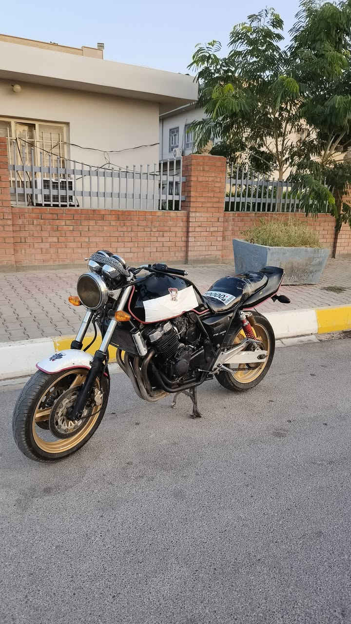 للبيع او مراوس سيبي فور جيل الاول موديل 98 اوراق كامل مابيها نقص الدراجه المكان ديالى السعر خاص ***********

