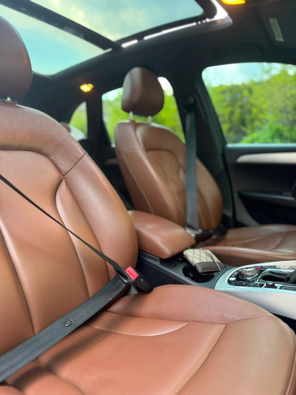 Audi Q5 S_line quattro v6 2010
***********
‎پانۆراما بەسمە برێک بەسمە تەبرید دووزۆن کوشن جلد کوشن هیتەر کوشن کارەبا سەلاجە جێپەرداخ ساردوو گەرم حاسە کامێرا تەحدید سورعەسنوق جەک سوکان ڤۆلیۆم تەلەفون راداری ئاوێنە دەبل ئەکسل ویل و تایەی لۆک 
‎گێڕو مەکینە بە شەرتی سەوت بوخار دوکەل کرانەوە 
‎پارچەیەک و پەلەیەکی هەهە بێناو بێ ئێرباگ بێ مەعجوون 
‎نرخی خوار بازار ٩٨ گەلەو معامەلەیەکی زۆر کەم
٠۷۷۱۲٦٦۲٠٠۱ السليمانية, العراق
