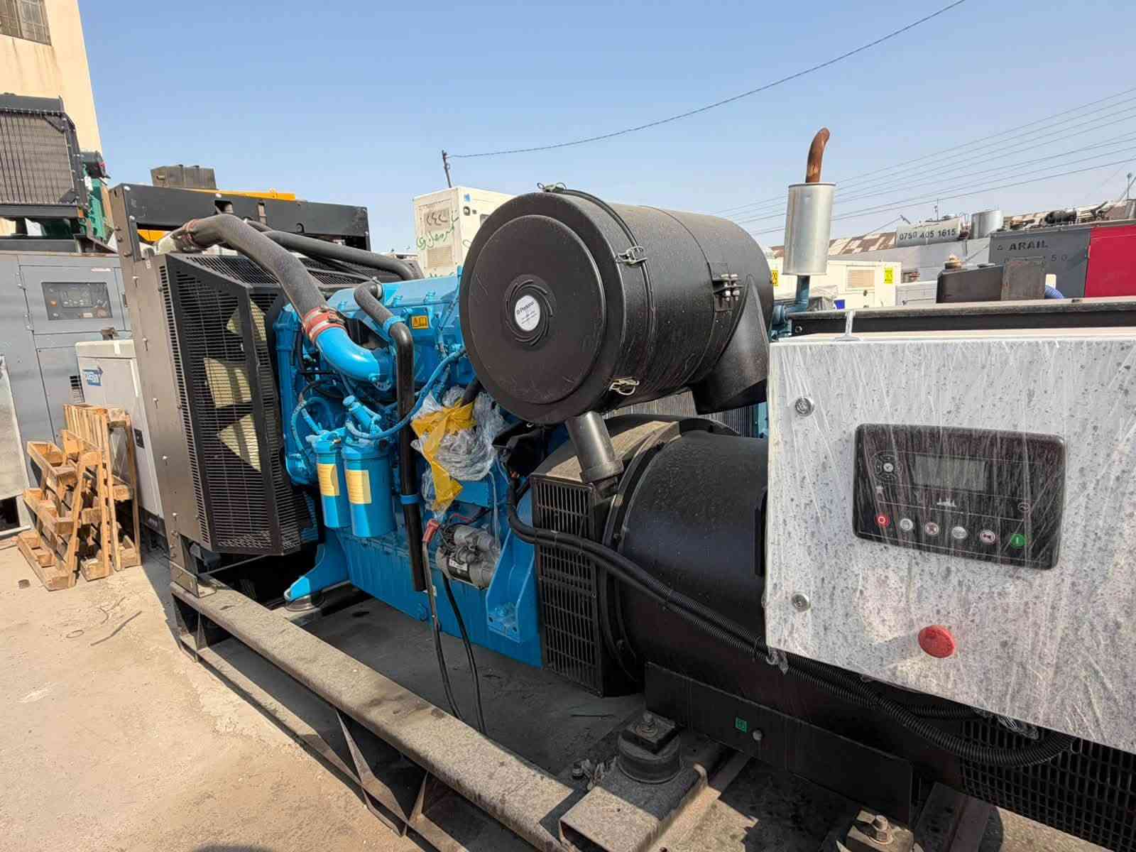 بيركنز ٢٥٠٠ • ٥٥٠kVA • نظيف جداً