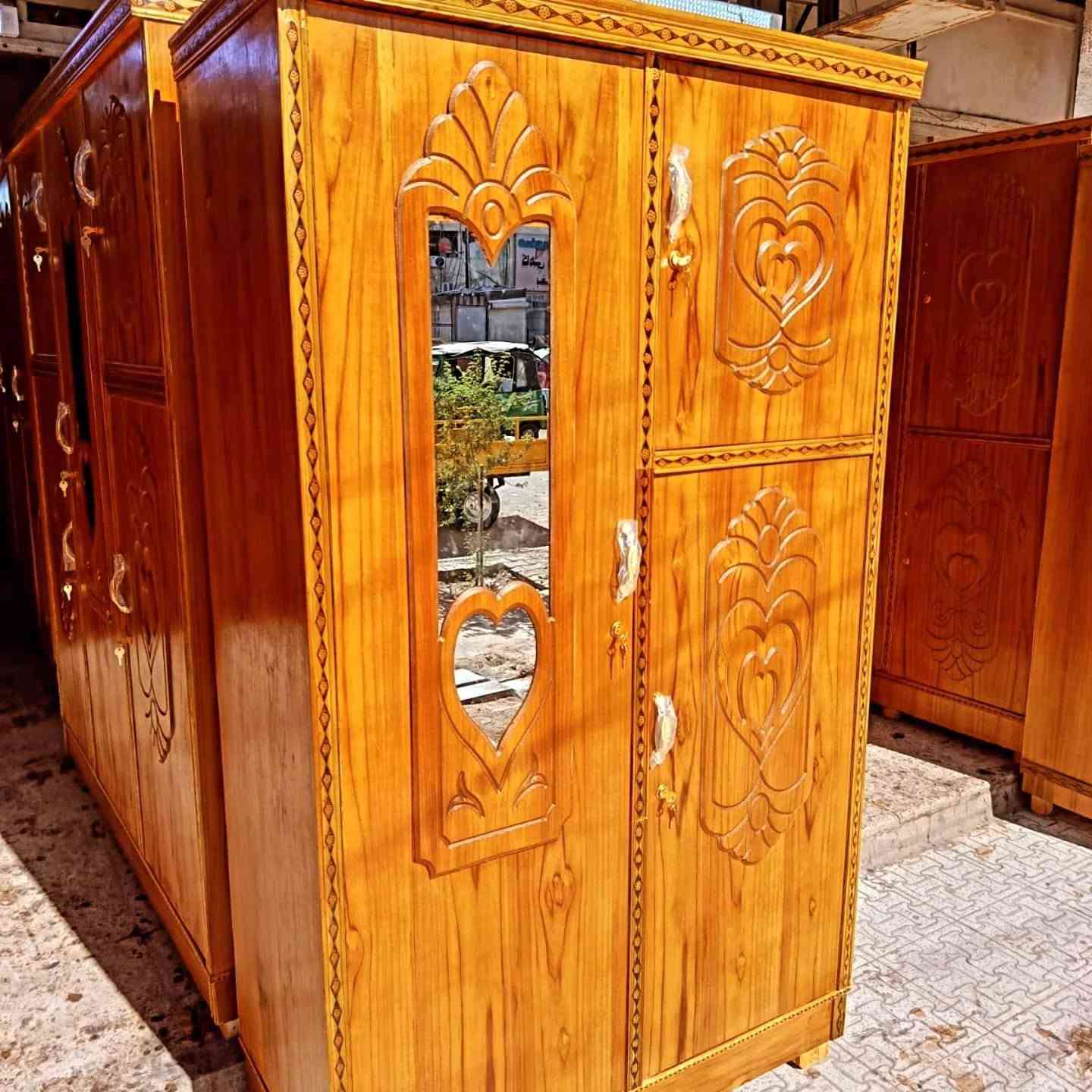 الف رحمه على روحه امه وابوه التعلقلي والله عائله بركبتي وهذا مصدر رزقي الوحيد

نص مكتوب في الصور:
- 2hier_e 6 د
- ارض النفاق
- ثلاثات
- جملة . مفرد
- العراق . البصرة
- إرسال رسالة
- عرض خاص
- لثاث