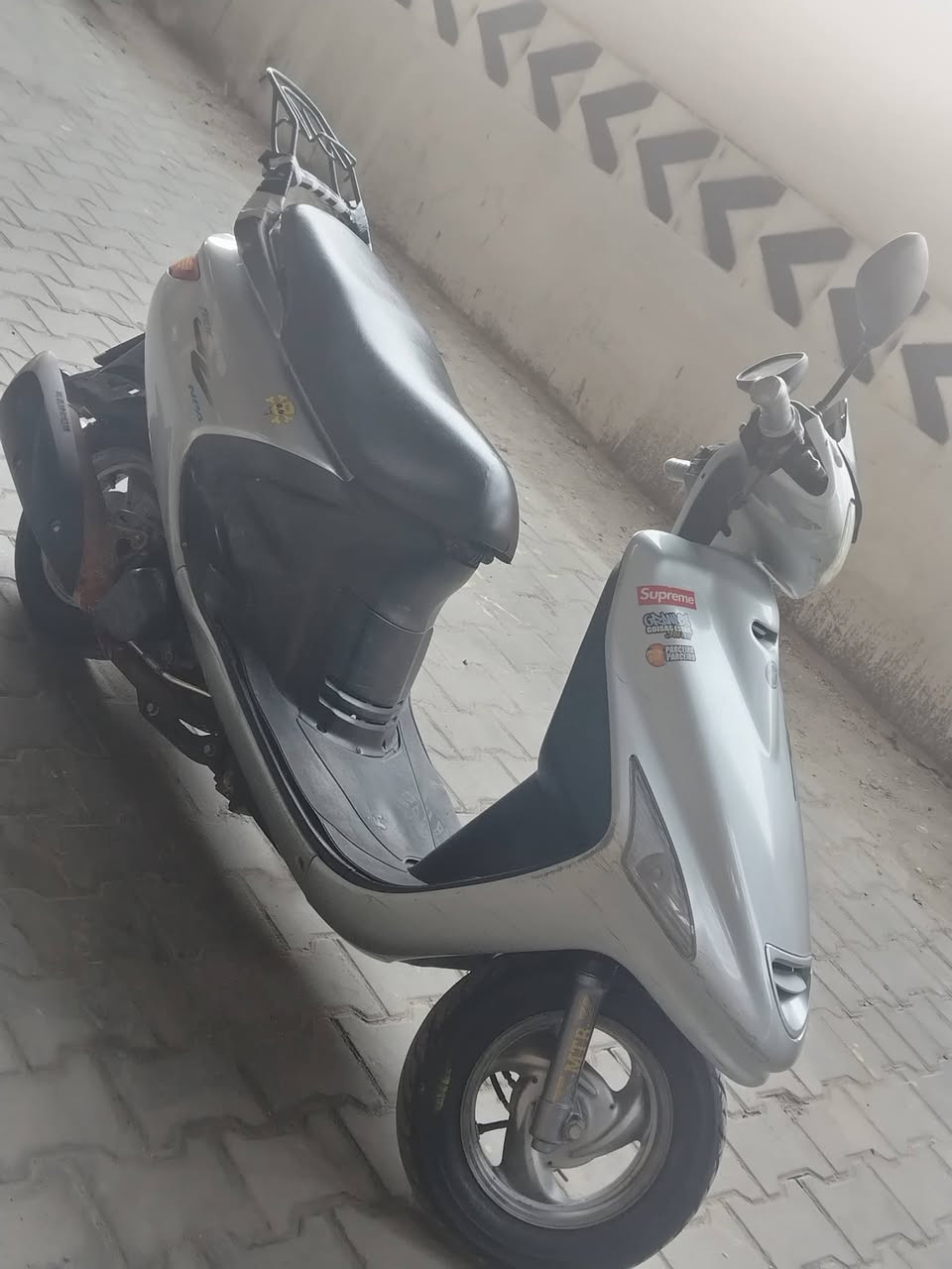 فراشة فحل بدي نضافة 100٪ تشغيل سلف اشاير لايت هورن العينة سرعه بانزين المحرك مفتوح مبدل الكرنك فقط نقصها فقط ستان نص السعر 500 وبيها مجال 
البصرة
واتساب ***********
