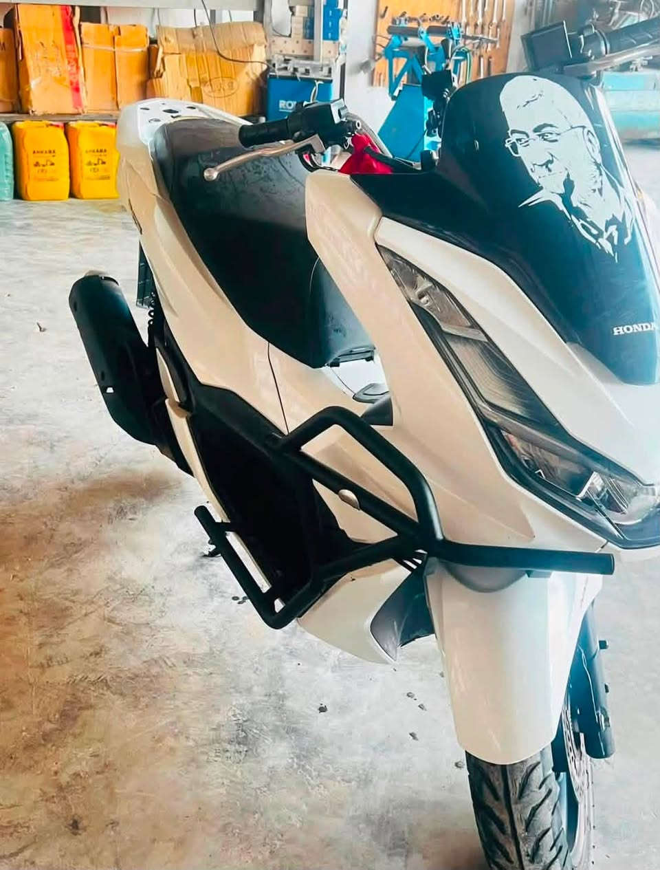 ‎سلام عليكم....
‎دراجة (PSX)...(جيل الرابع)  
‎🛵للبيع  
‎دراجة شلعه معدل كهربائيات كلهه شغاله 
‎دراجة جديده  بلادية
بيها ملاحضات بسيطة بل كفر
‎جيب فيتر وتعال افحص
‎العنوان بغداد العبيدي قرب صلاح لعتبي الاستفسار علواتساب
📞 ***********
