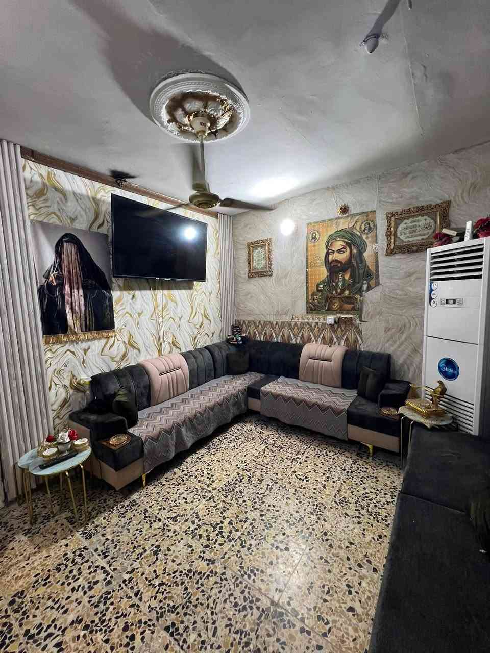 السلام عليكم من رخصت مدير الكروب عندي بيت مساحه 55 بقطاع 19 115 بي مجال  ***********
