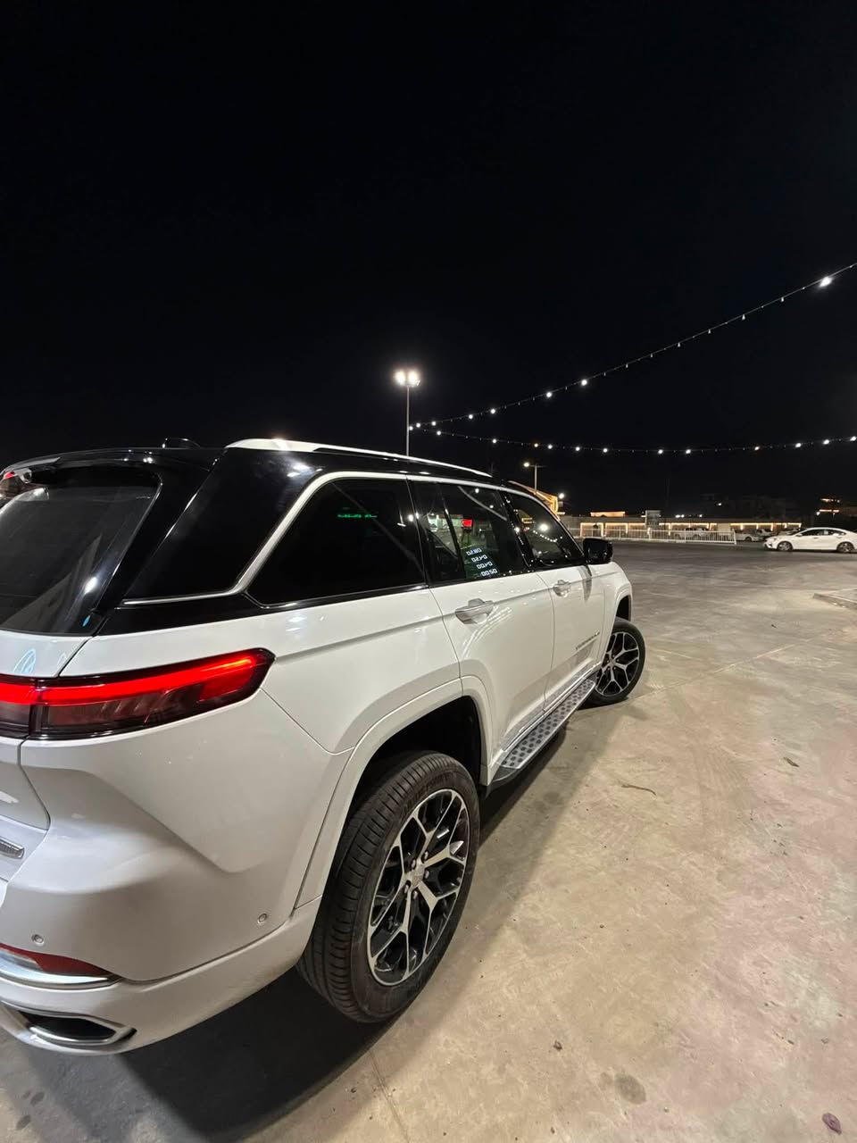 جيب سومت  فول مواصفات مساج  جكات فول فول بيها حالوب قليل بل بنيد والسونار موجود بل صور خليجيه السياره مديل 2023 بل ضمان وكاله هارلم  ماشيه 43000 الف كيلو
***********
