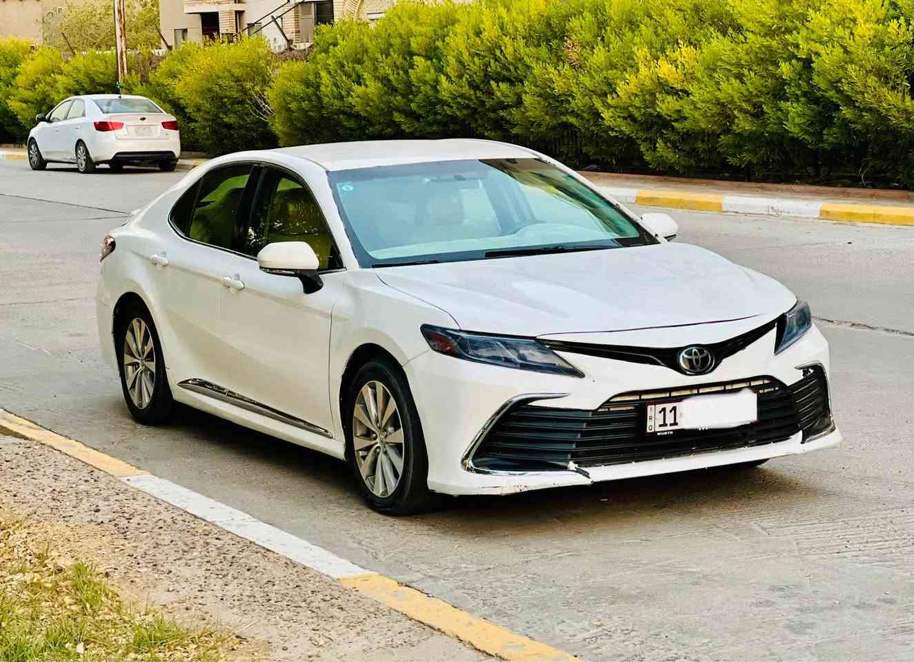 السلام عليكم 
السعر 129
***********
للبيع او مراوس باقل 
كامري وارد خليجي هايبرد 
صبغ عام تكسي دبي 
موديل 2023 اصل رقم بغداد كير ومكينه مكفولات وتبريد ثلج داخل جلد بيجي شاشه كاميرا تحكم ستيرن 
السياره بيه عطل بسيط بالبطاريه شغاله وتمشي بدون اي مشاكل 
للبيع رايده ب129$ وبيه مجال بسيط مكانه اليرموك بغداد, العراق
