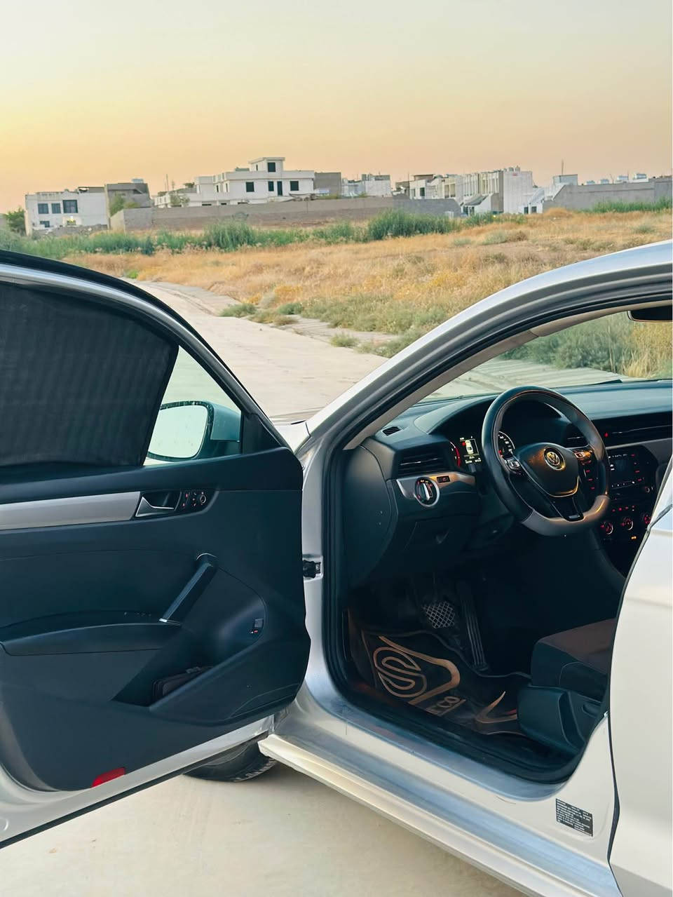 🔥 ئۆتۆمبێلێکی نایاب بۆ فرۆشتن پاسات ٢٠٢٠ 🔥
🔹 جۆر: ڤۆکسڤاگەن پاسات (Motor Mataar Dubay - 5 Piston) پێنج پستۆن 
🔹 ساڵ: ٢٠٢٠
🔹 ڕەنگ: سلڤەر (Silver)
🔹کۆبۆنی بەنزینی هەیە 
🔹  لێدراو و بۆیاغی ئۆتۆمبێل : حیزام بۆیاخ (بێ ناوگرتن، بێ لێدراو، شاسی و تەقەو ڕەقە بە مەرج). سەیارەیەکی خاوێن و ماڵی دۆست.
💰 نرخ: ١٥٤ وەرەقە (١٥٤,٠٠٠$) + مامەڵەیەکی کەم 
📍 شوێن: کەرکوک
📞 ژمارەی پەیوەندی: (***********) كركوك, العراق
