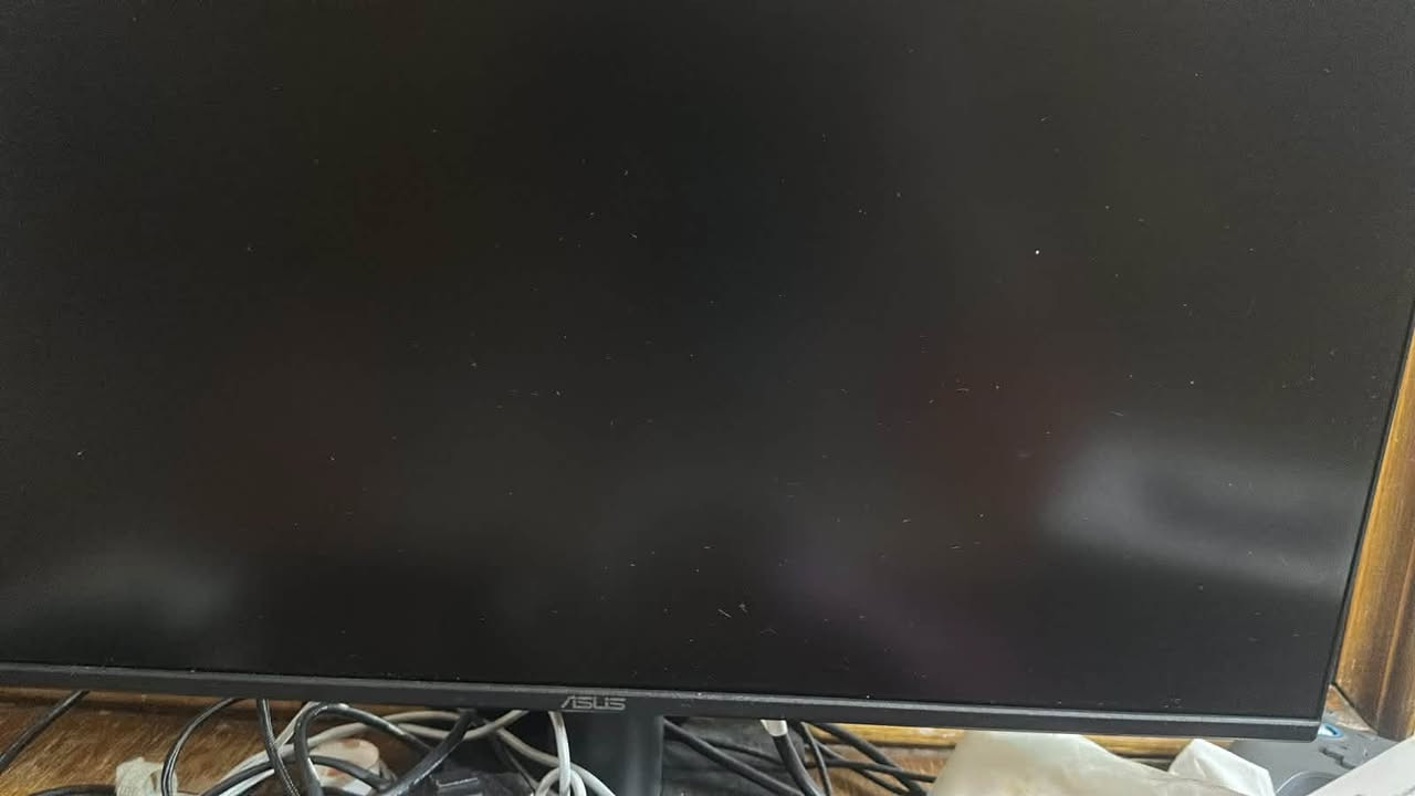 اكس بوكس سريس اس للبيع السعر 650مع كامل ملحقات ويه شاشه مع يده الرقم ***********
