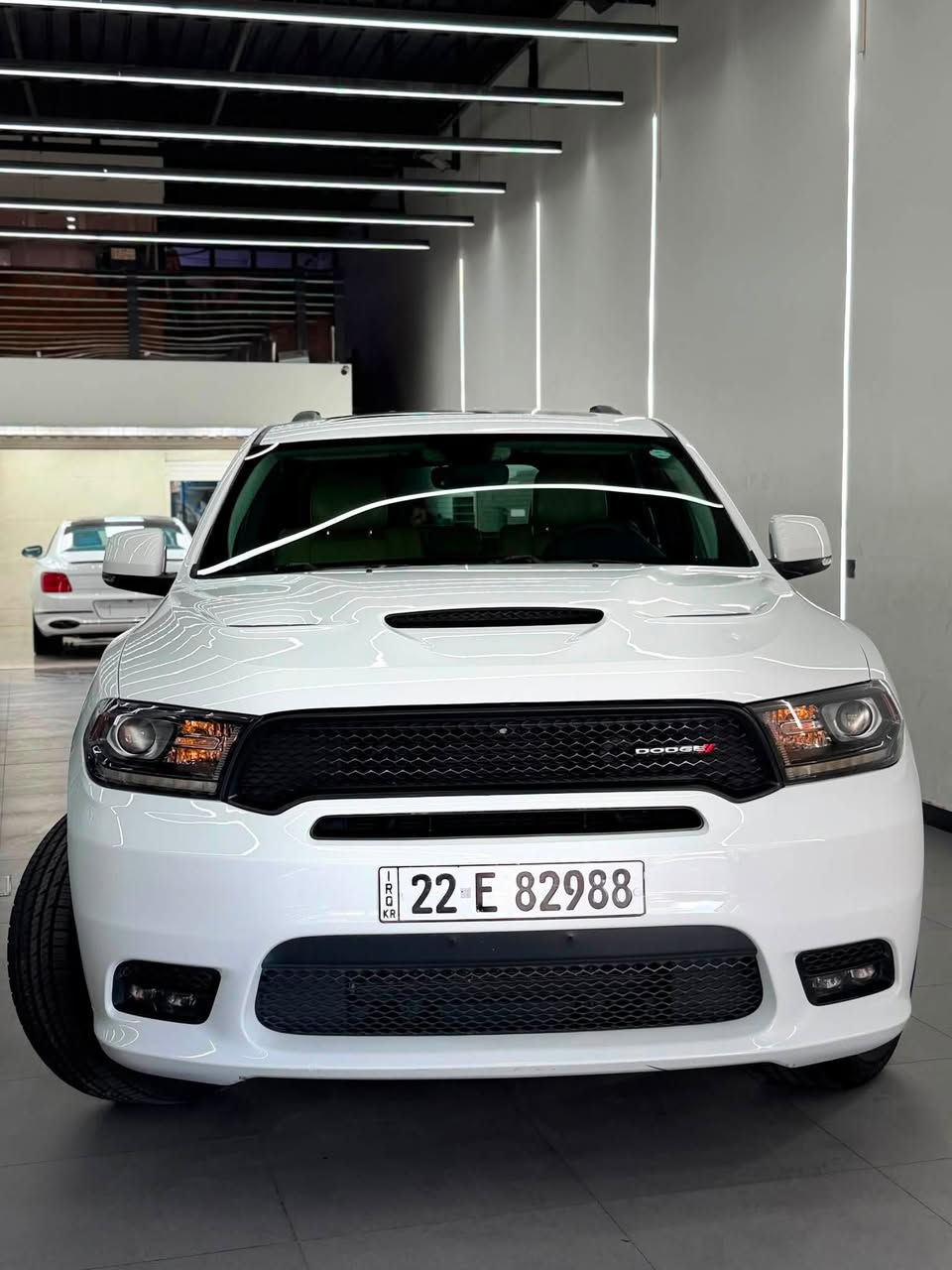 ╔════════════════════════════╗
🤍🔥 DODGE DURANGO GT 2020 🔥🤍
╚════════════════════════════╝

🇦🇪 خليجي | استلام شركة
✨ نظافة + مواصفات + حضور قوي ✨

🚘 الموديل: 2020
🤍 اللون: أبيض
⚙️ المحرك: 3.6L V6
🛣️ الممشى: 76 ألف
📍 الرقم: أربيل
🪪 السيارة باسمي
🔄 التحويل: ثاني يوم

━━━━━━━━━━━━━━━━━━━━━━

💎 أهم المواصفات:

🔑 تشغيل ودخول بصمة
🖥️ شاشة رئيسية كبيرة
👨‍👩‍👧‍👦 7 مقاعد
❄️ تبريد ثلاثي المناطق 3-Zone A/C
📸 كاميرا خلفية + حساسات
📺 شاشات خلفية
🚗 مثبت سرعة
🅿️ Auto Hold
🛡️ مانع اصطدام
📡 رادار خلفي
🎛️ تحكم كامل من الستيرن
🏁 Normal | Eco | Sport

✨ وباقي مواصفات فئة GT المعروفة.

━━━━━━━━━━━━━━━━━━━━━━

🔥 دورانجو GT — قوة وفخامة وعملية بـ7 مقاعد.
🧼 النظافة واضحة، والسيارة جاهزة للفحص.

💰 السعر: اتصل وتدلل 🤝🏻

📍 صلاح الدين

📞 ***********
📞 ***********

🚨 للجادين فقط — تعال شوفها واحكم بنفسك 🤍

