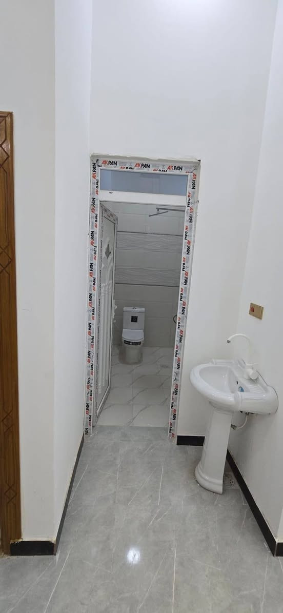🏡 دار جاهز للسكن للبيع

📐 المساحة: 150 متر
📄 طابو زراعي عراقي – سند 25

🛏️ التفاصيل:
غرفتين نوم
ديوان
صالة
مطبخ
صحيات داخلي وخارجي

📍 العنوان: أبو الخصيب – حمدان 

💰 السعر: 80 وبي مجال للتفاوض

✅ جاهز للسكن
✅ مناسب للعائلة
✅ موقع جيد وقريب من الخدمات

📞 للاستفسار: اتصال أو واتساب ***********

