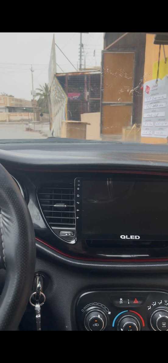 السلام عليكم شباب 
دوج دارت موديل 16 
سياره جاهزه من كلشي 
كير محرك تبريد كفاله 
شاشه كبيره 
كامره خلفيه 
لايت جديد قبل شهر شديته 
تحكم ستيرن 
ضربتها الجاملغ الخلفي وشويه من الباب
السعر 80 وبيها مجال 
سياره بأسمي ماعليها الف غرامه 
تحويل ثاني يوم 
***********
