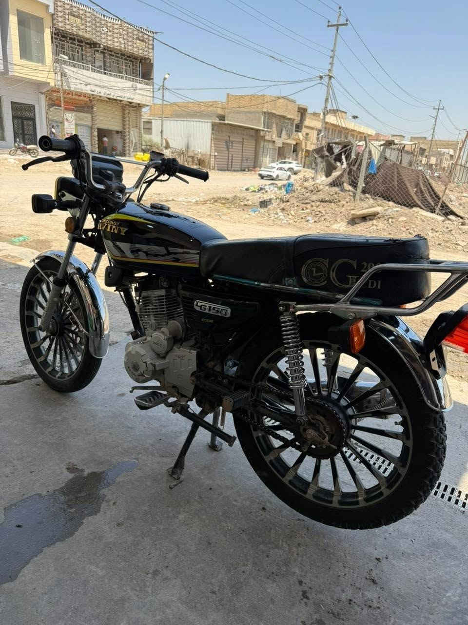 للبيع سيفان مديل ٢٥
الدراجه خير من الله
مكانه حله حي العسكري
السعر ٦٥٠ وبيه مجال قليل
 للاستفسار الاتصال على الرقم
***********
