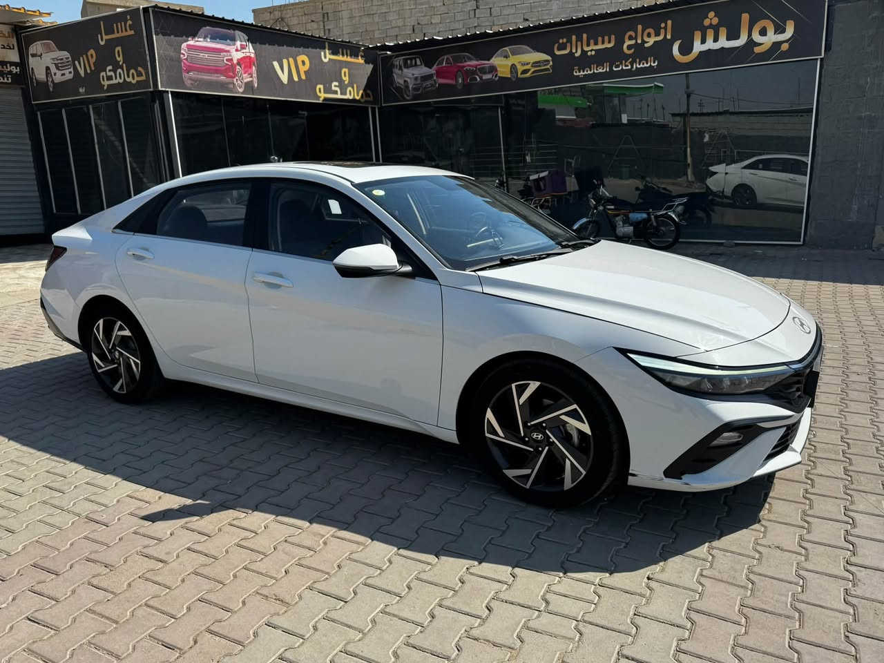 النترا ٢٠٢٤ تحميع صيني خليجي
مواصفات معروفة
السعر 138 ورقة و مجال بسيط 
سنوية باسمي 2029 ثاني يوم تحويل
سياره بدون حادث بدون صبغ 
بيهه كم شخطه بالدعاميات 
و رصعه رصعتين بسيطات 
سياره جديده متحتاج اي مصروف .. 
بيهه دفتر بانزين 
بانزين بس مسحن اديرله دهن ارقى دهن اديرله 
مكاني كركوك 

***********
