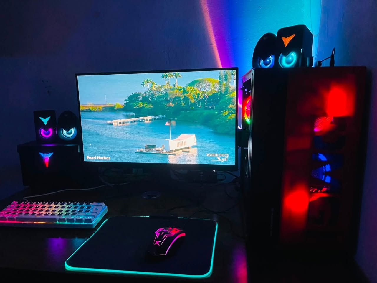 السلام عليكم 
Pc للبيع 
كيمنك كامل غراض فقط تجي تاخذ وتشد بلبيت 
شاشة بلكارتون حجم 25 
شركه msi  
اربع سماعات مع مضخم صوت جدا قوي
 الشاشة تشغل 4K 
بدون لاك نهائي فول مواصفات 180 هيرتز 
كارت شاشة GTX 1660 super
رام 16G
كوراي فايف جيل التاسع حديث 9400
مواصفات كامله موجوده بلصورة معاها هاردين خارجي واحد 1 تيرا والثاني يمكن 512G
اخوان ال pc بدون اي نقص كامله مكمله ومال بيت قليل استخدام والله 
اي لعبة تريدها تشغلك هيا دمعه 
الماوس والسماعات والكيبورد كلهم من ماركه وحده درجه اولى 
سعرها 600 الف وبيها شويه مجال فقط الشراي خلي يخبرني 
مكاني موصل حي سومر
***********
***********
