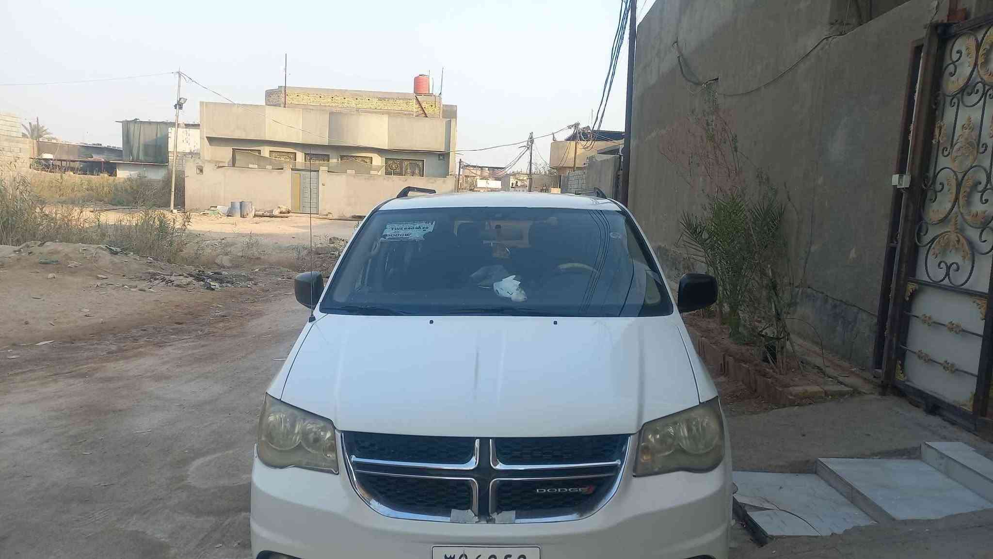 دوج كرفان ٢٠١٢ sxt محرك ٣٦٠٠ سنويه منتهيه هاتف *********** شط العرب, البصرة
