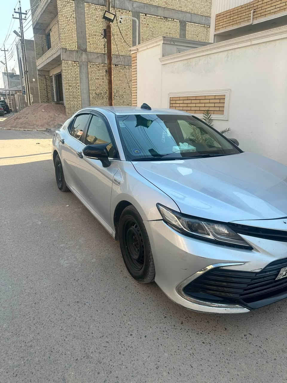 سلام عليكم كامري موديل ٢٠٢٢ هايبرد
ماشيه ١٦٨ 
حادثه جنطه تبديل وجاملغ اممي مصبوغ نصه وبيه بارد بل جاملغ الخلفي والسونار مالته موجود  
بصمه
تدفه كشن 
قطعتين تبريد 
كار بلي 
الموصفات المعروفه LE 
السعر :170 بيه مجال حك الجيه 
مكانه بغداد الدوره 
***********
