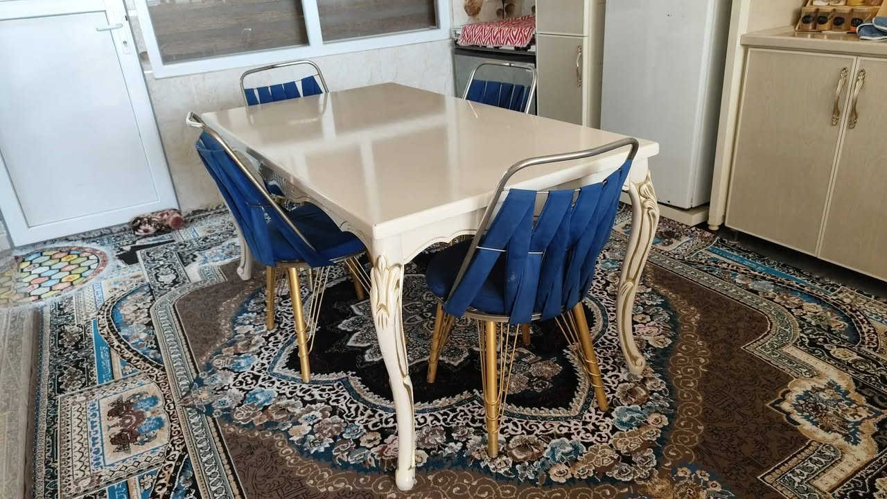 فرش ايراني • طاولة سفرة ٤كراسي • چوار قوڕنە