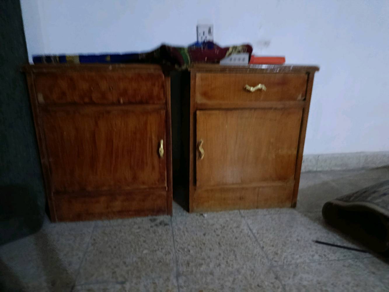 للبيع غرفة للتواصل رقم ***********