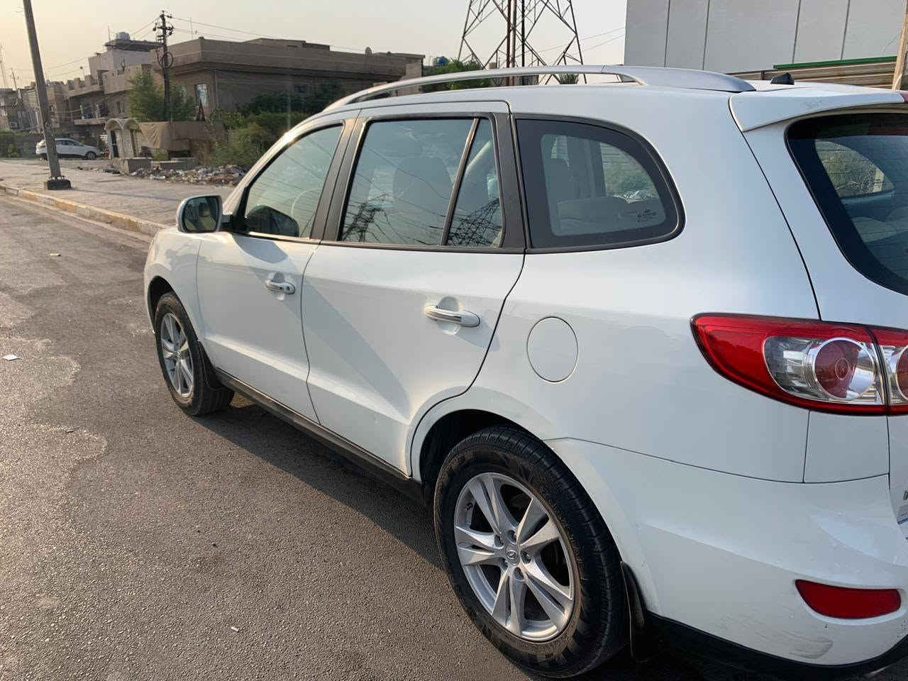 السلام عليكم للبيع سنتافيا مديل ٢٠١١خليجي مكفولة كفالة عامة ماعده الدعامية الامامية صبغ السيارة فول فول فول موصفات فتحه بصمة جام كهربائي كشن كهربائي تبريد ٣ قطع دسك كامرة خلفية بلاد داخل لونين محرك ٢٤٠٠ اقتصادي السيارة بسمي تحويل ثاني يوم رقم بغداد سعر ١٣٠ وبيها مجال *********** والسونار موجود بلمنشور

نص مكتوب في الصور:
- Great