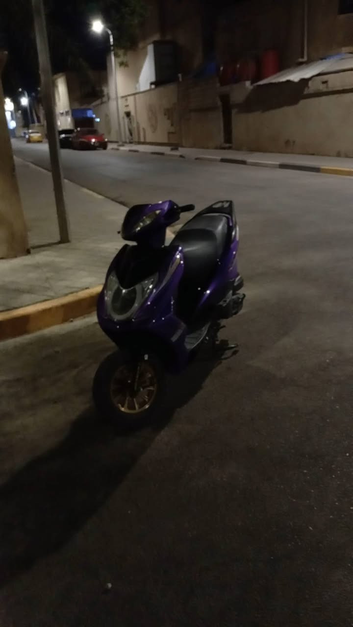دراجه سكنس للبيع كلشي شغال بيه و بيه خيط تبخير خفيف كلش و شرط هندر واحد و صلف مره وحده تشتغل ماكن البصره زبير
