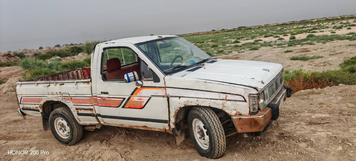نيسان • محرك ٢ ونص • رقم انكليزي