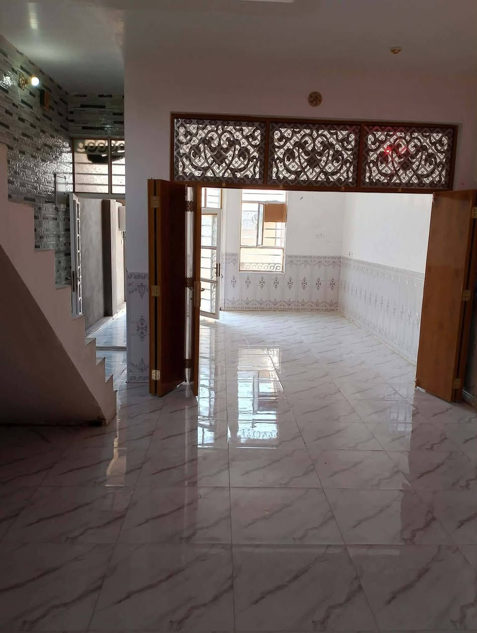 ✅غرفه
✅صاله 
✅مطبخ
✅استقبال 
✅حمامات خارجيه وداخليه
للاستفسار 🗺 ***********
بيت 🏠للايجار المساحه 100متر حي النداء شارع مجمع بيتي عمود 54✅ خلف مول بغداد 📌قرب منضومه المجاري ⚜ سعر الايجار 250 يحتوي على

