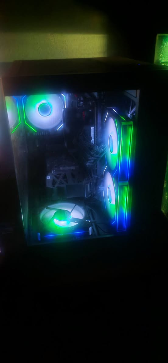 السلام عليكم 

كيس فقط  جديد

R5500
RAM 16 ddr4
بورد b450
m. 2.512
بورس بلاي 550
RTX3050  6 

***********
