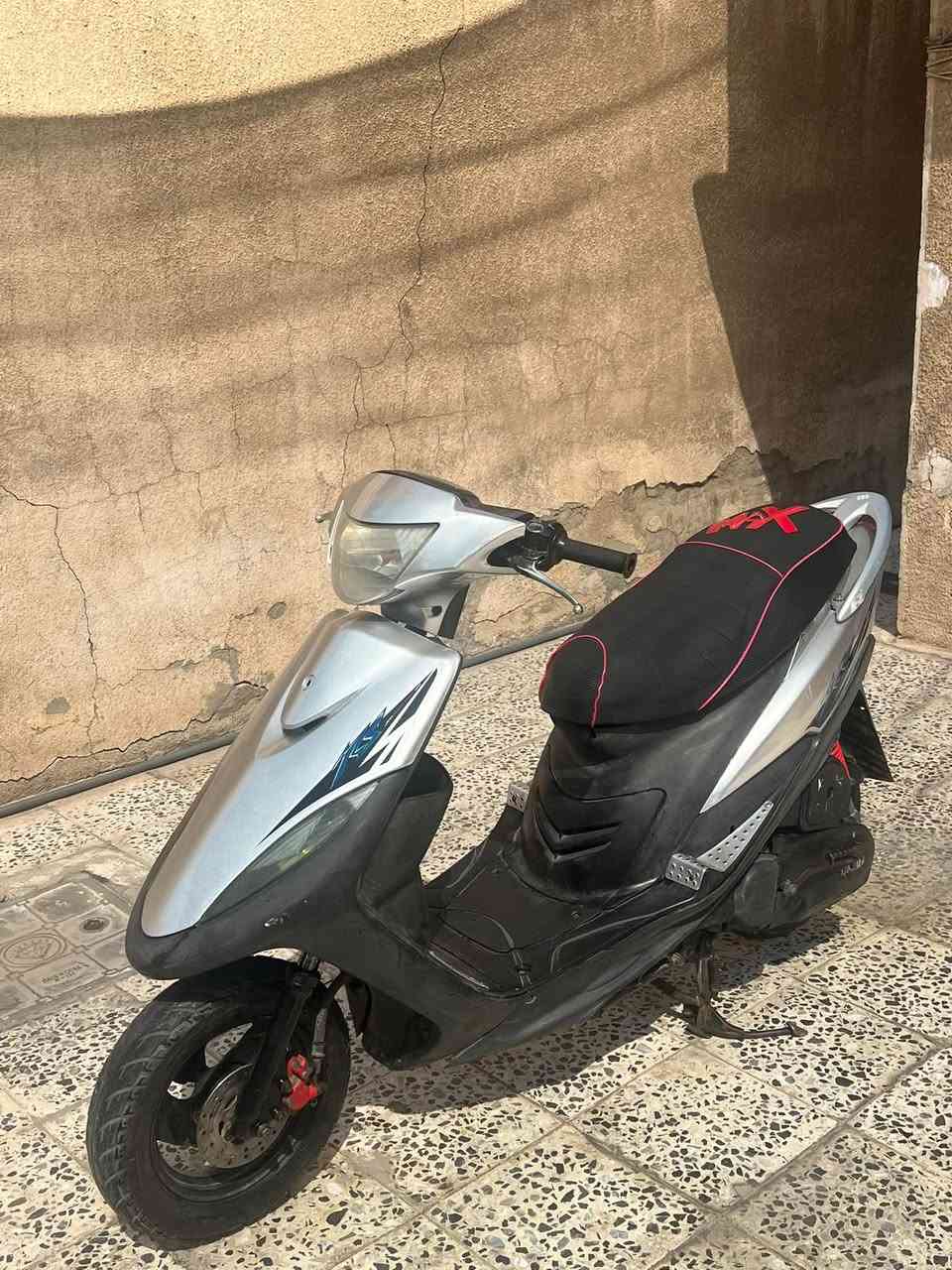السلام عليكم ماكس عدله للبيع كفرات تجاري محرك مامفتوح دشبول شغال ميه بالميه تفاصيل اتصل بالرقم  السعر 650 وبيها  مجال للشراي مكان بغداد حي العامل ***********
