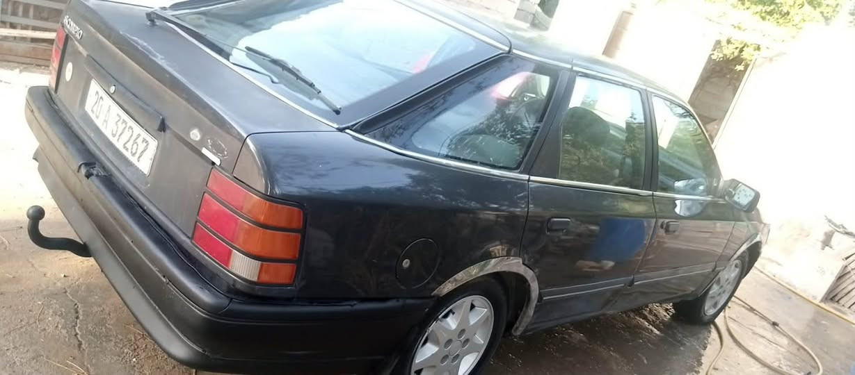 سلام عليكم فورد للبيع او مراوس موديل ١٩٩٠ مكينه وكير بلاديه كير عادي السياره بدون صبغ كلهه على البلاد رقم ديالى بسهه نواقص قليله امراوس او بيع رايدهه ٣٠ وبيهه مجال واذا مراوس سياره بسعرهه  *********** مكاني النجف
